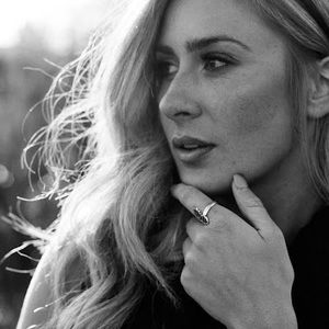 Meet your Posher, Gabriella santos